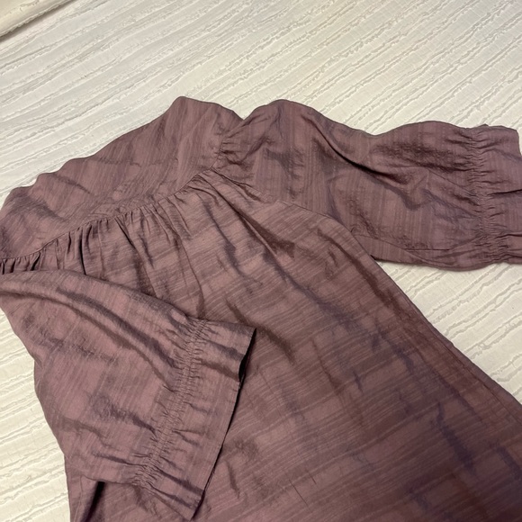 BCBG TOP - Picture 3 of 3